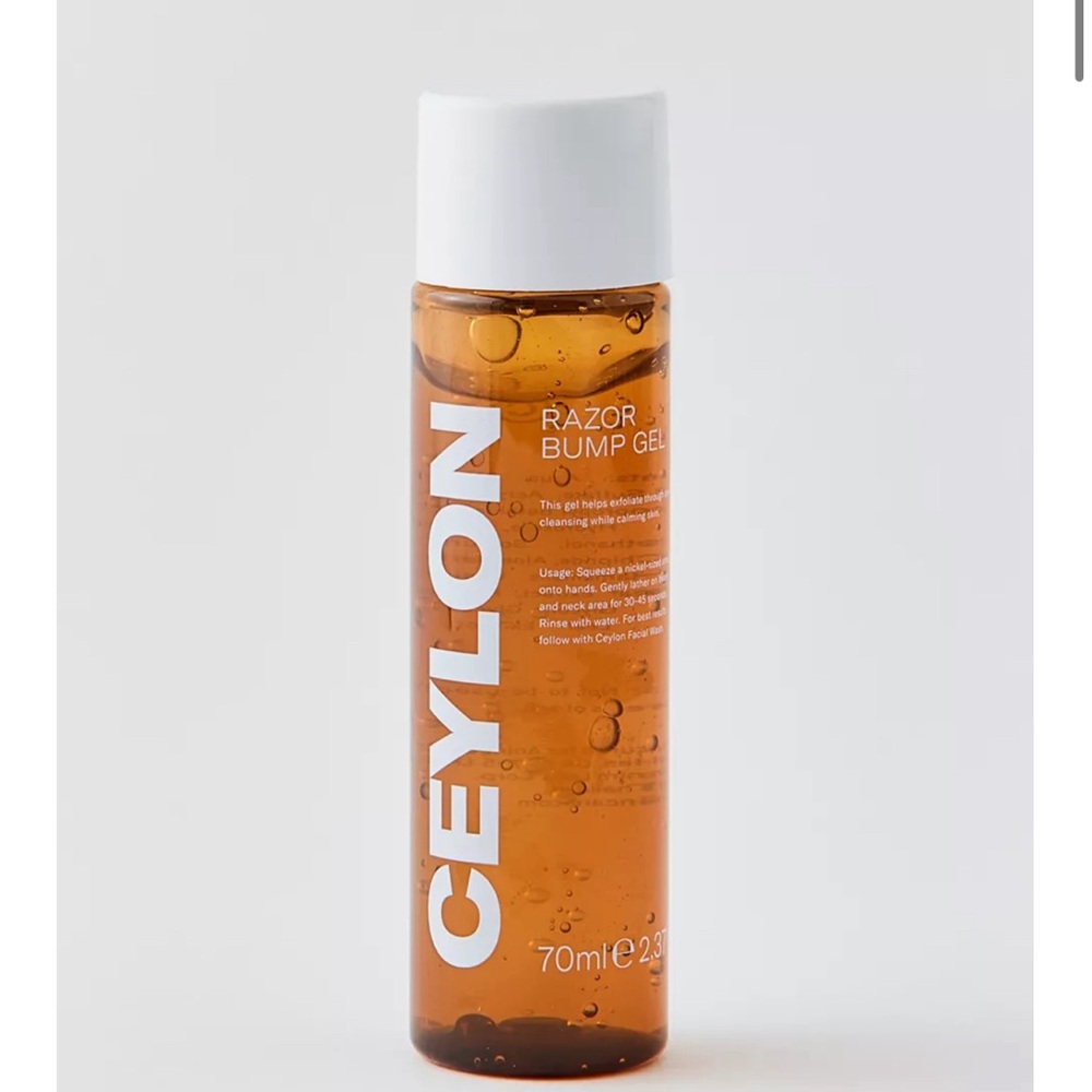 nourishing gel helps exfoliate throudeep cleansing while calming irritated skin
